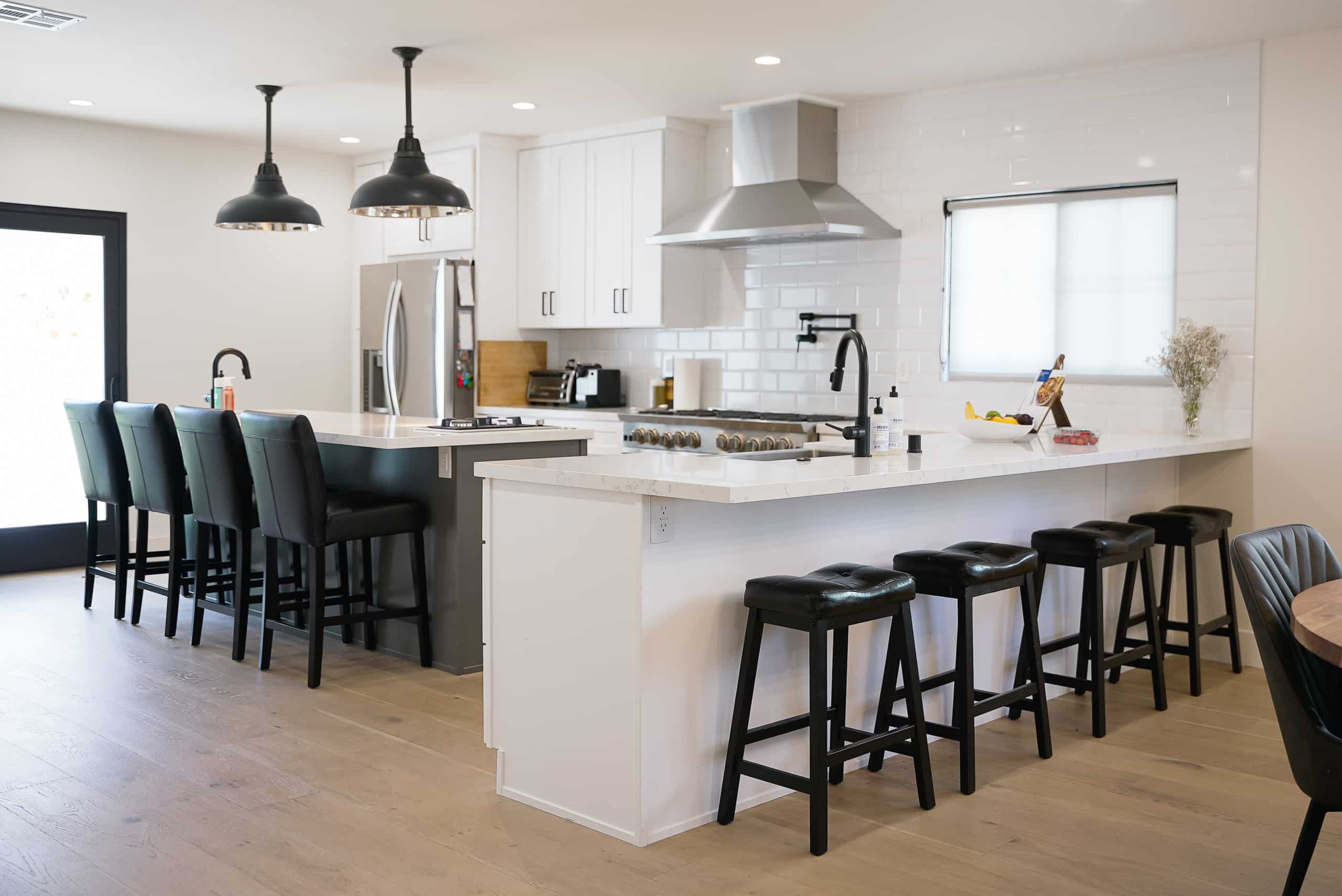 Barrington Ave custom home photo 15