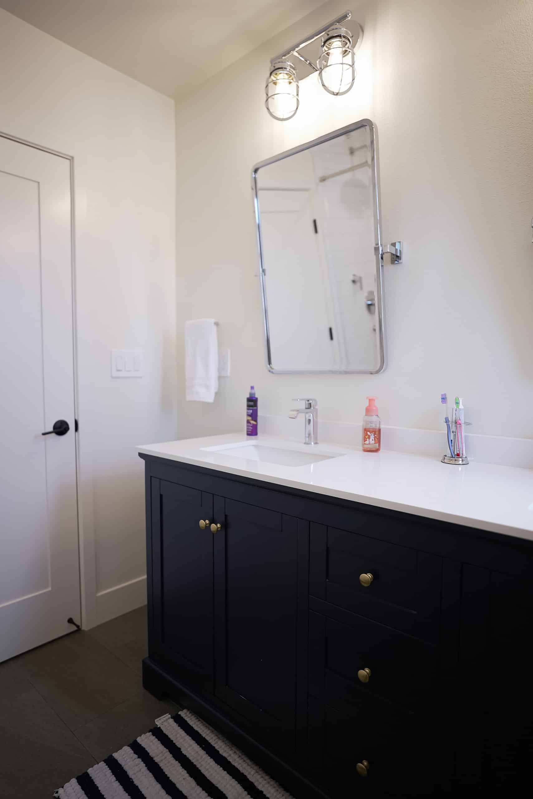 Barrington Ave custom home photo 6