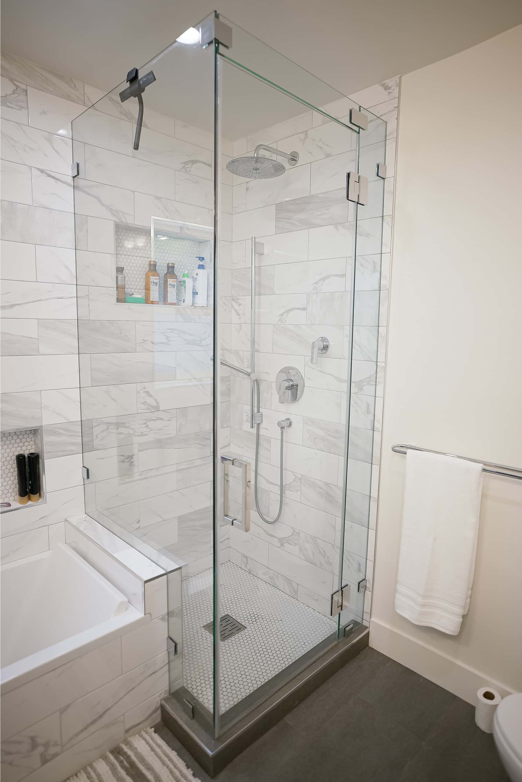 Barrington Ave custom home photo 8