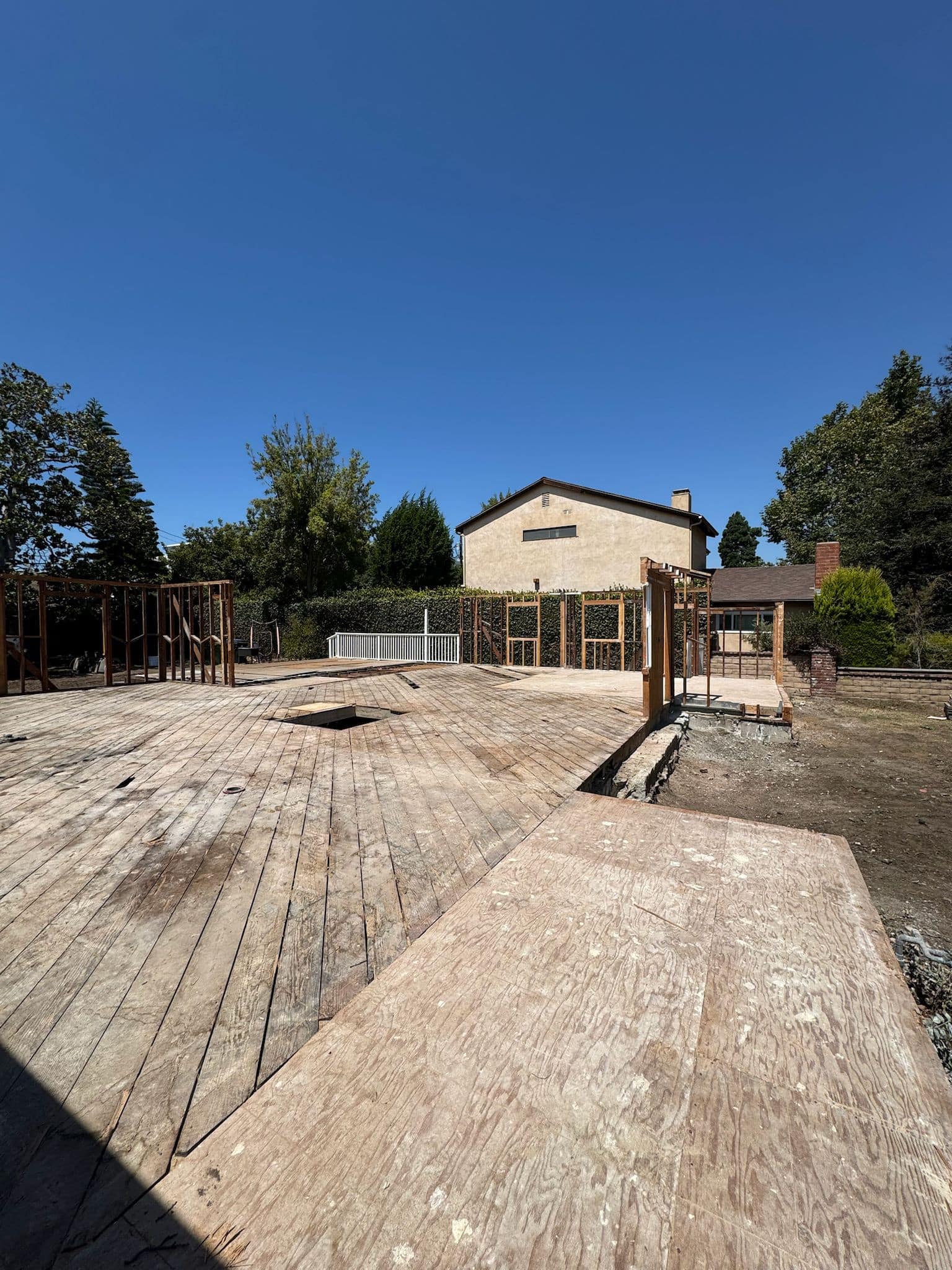 Barry Ave rebuild photo 33