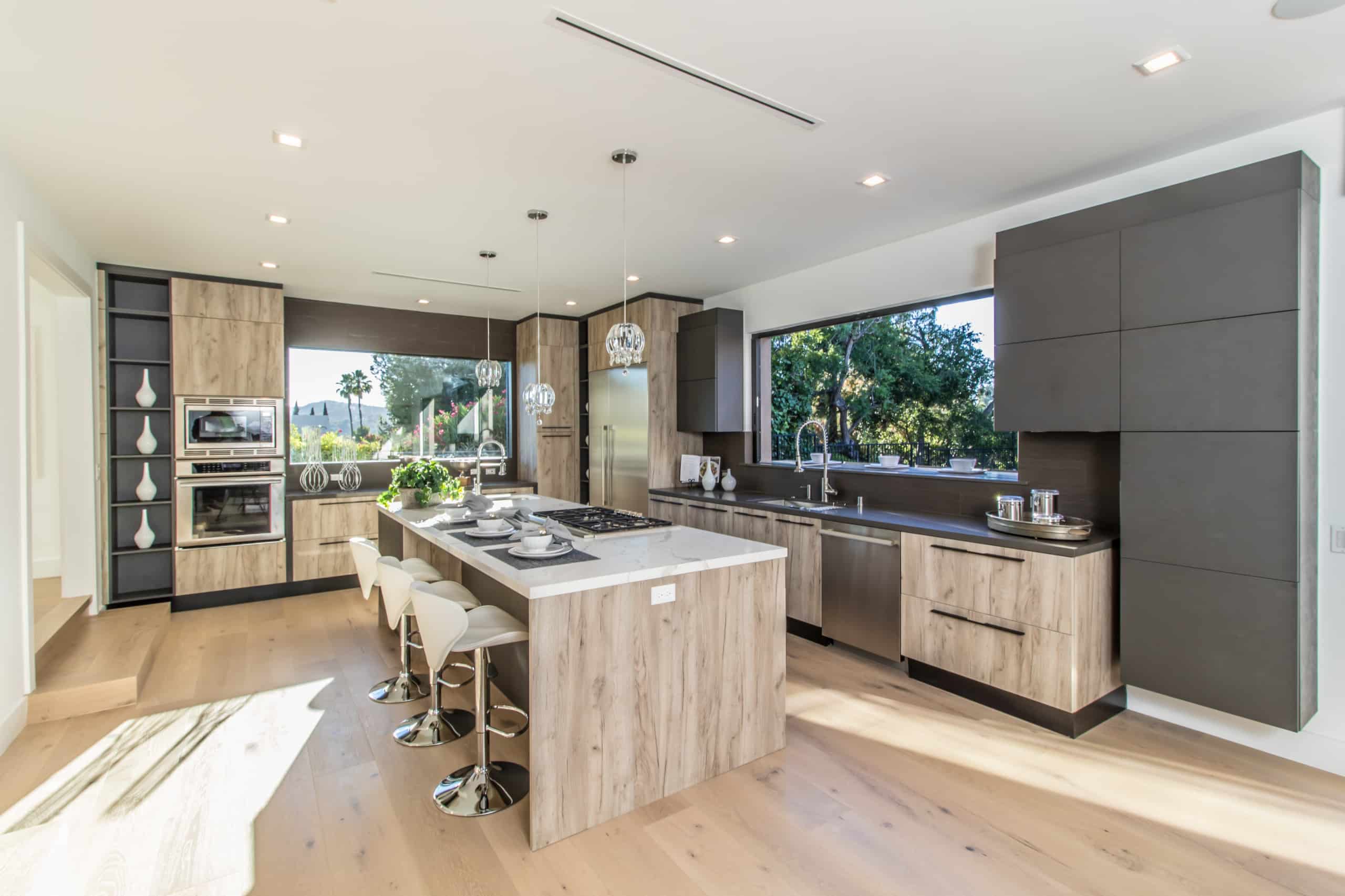 Dona Lona Dr custom home photo 2