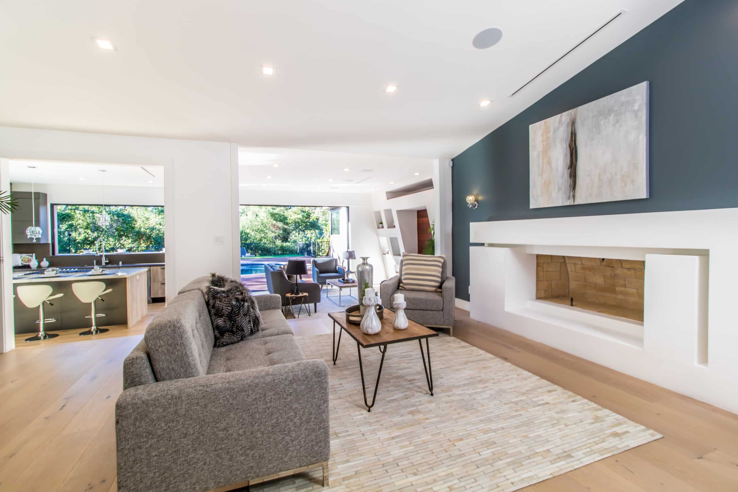 Dona Lona Dr custom home photo 1