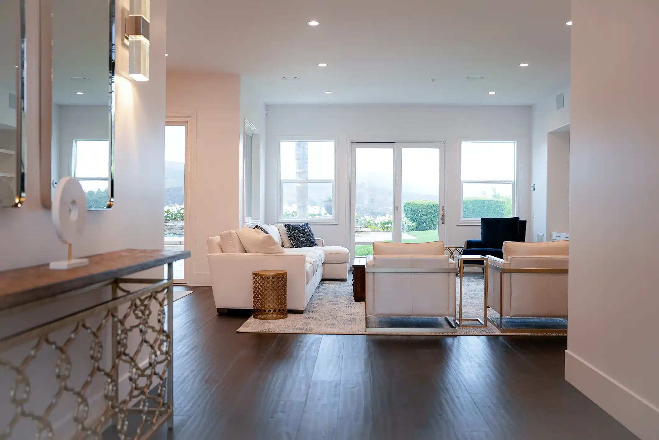 Open living and dining space after the pony wall was removed